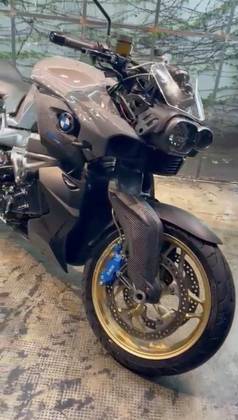 BMW K 1300 R BMW K 1300 R